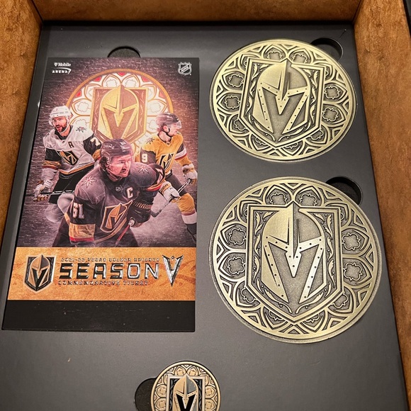 NEW Vegas Golden Knights Season Ticket Member Box Scarf - Picture 3 of 8